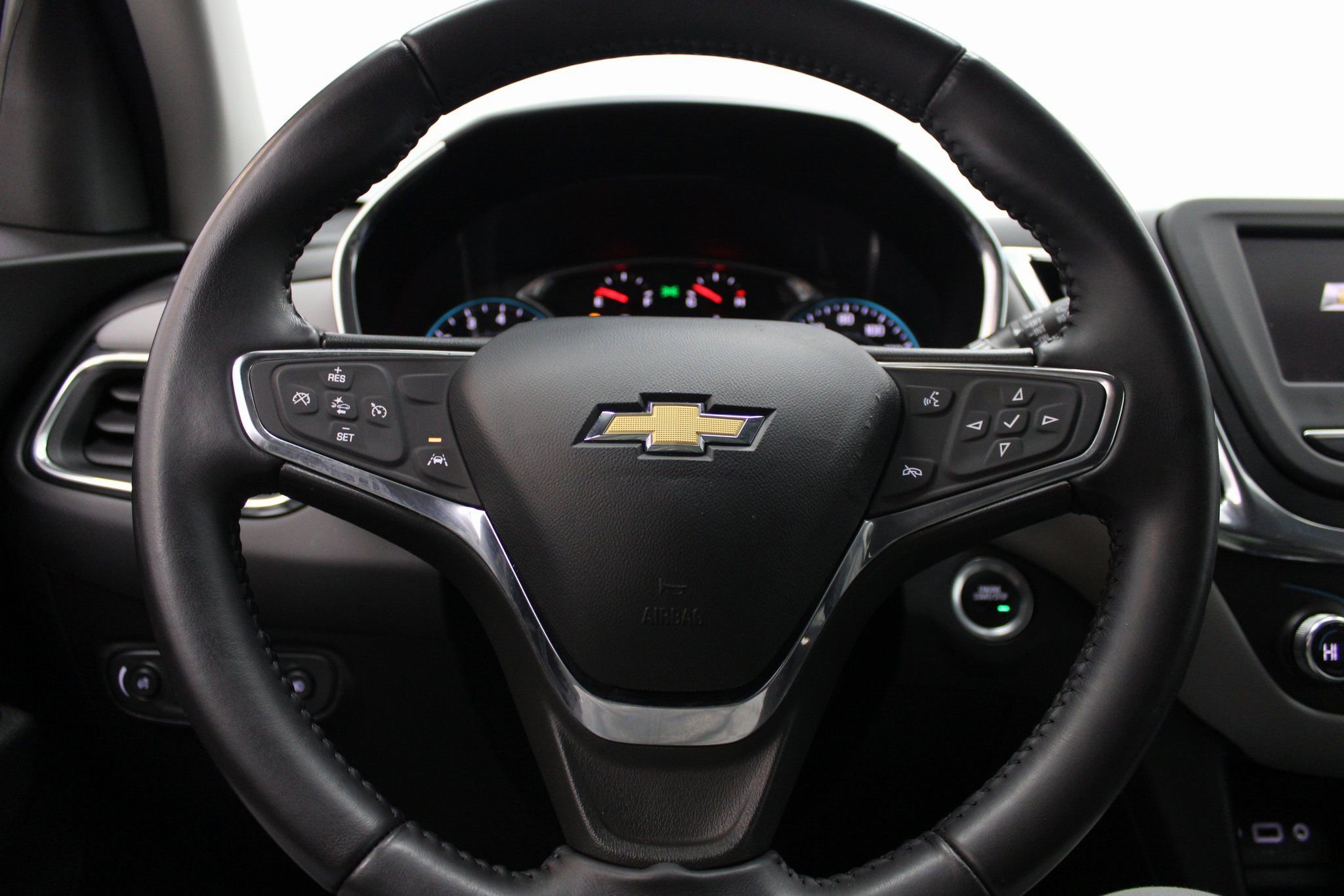 Used 2021 Chevrolet Equinox LT w/ Driver Convenience Package image 35