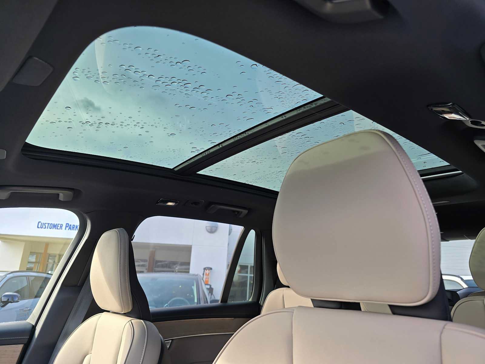 New 2026 Volvo XC90 B6 Plus w/ Protection Package Premier AWD/4WD image 30
