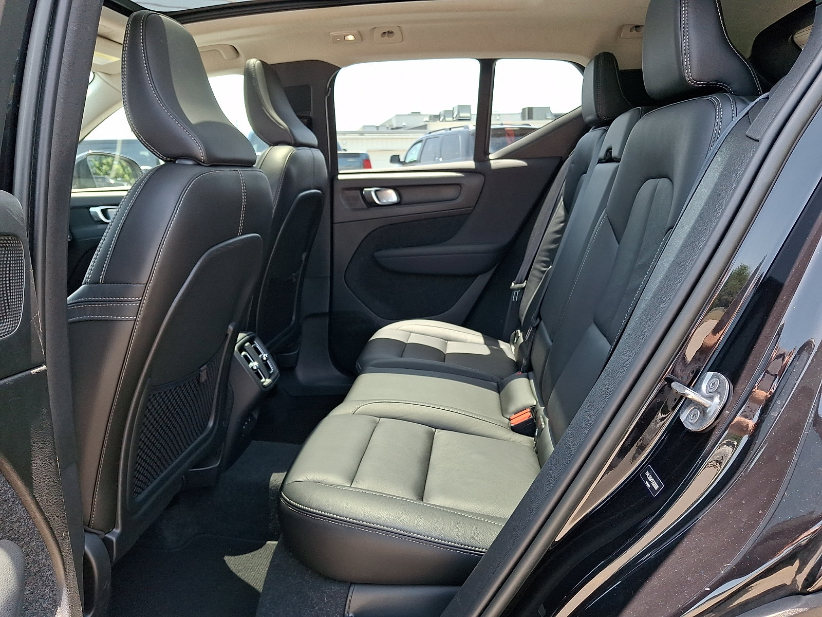 Used 2023 Volvo XC40 B5 Plus w/ Climate Package AWD/4WD image 10