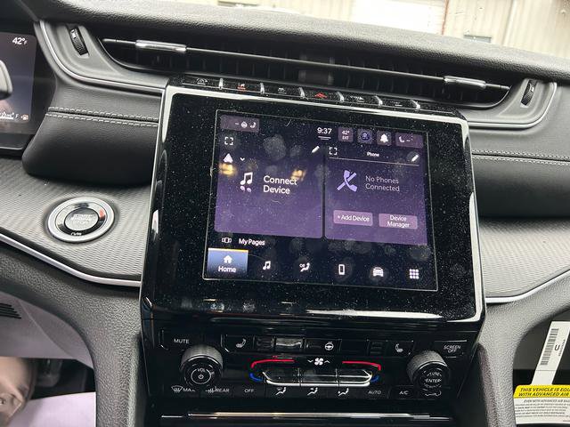 New 2025 Jeep Grand Cherokee Laredo X w/ Luxury Tech Group I image 12