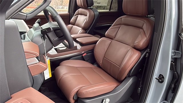 New 2025 Lincoln Navigator L Reserve image 23