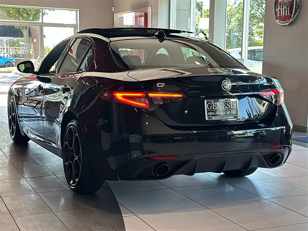 New 2025 Alfa Romeo Giulia AWD w/ Driving Assist Package image 7