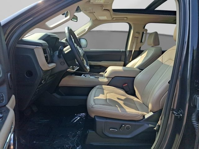 Used 2024 Ford Expedition Limited RWD image 16