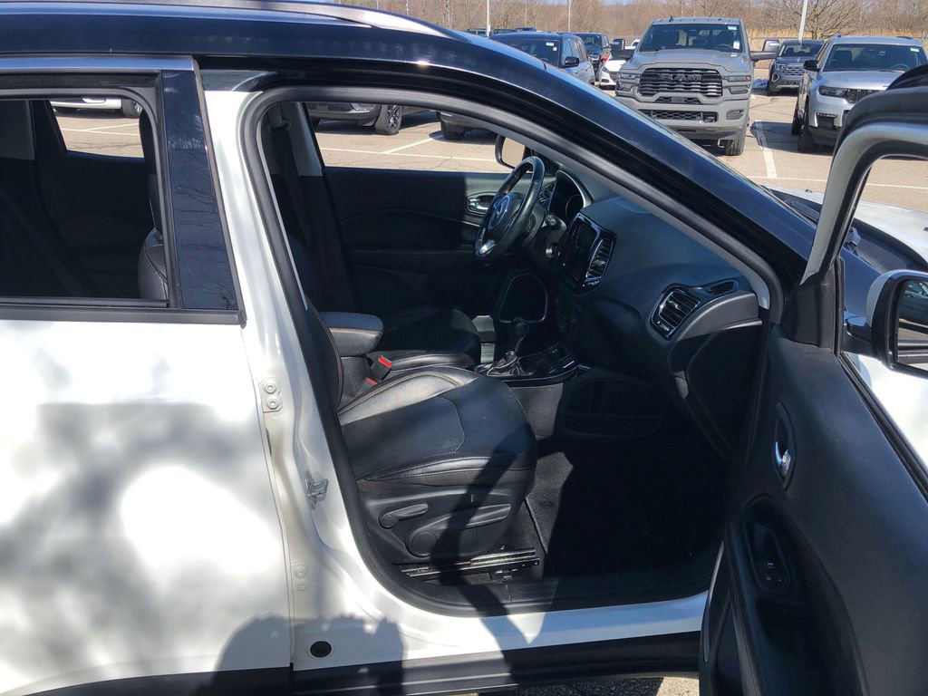 Used 2019 Jeep Compass Limited AWD/4WD image 23