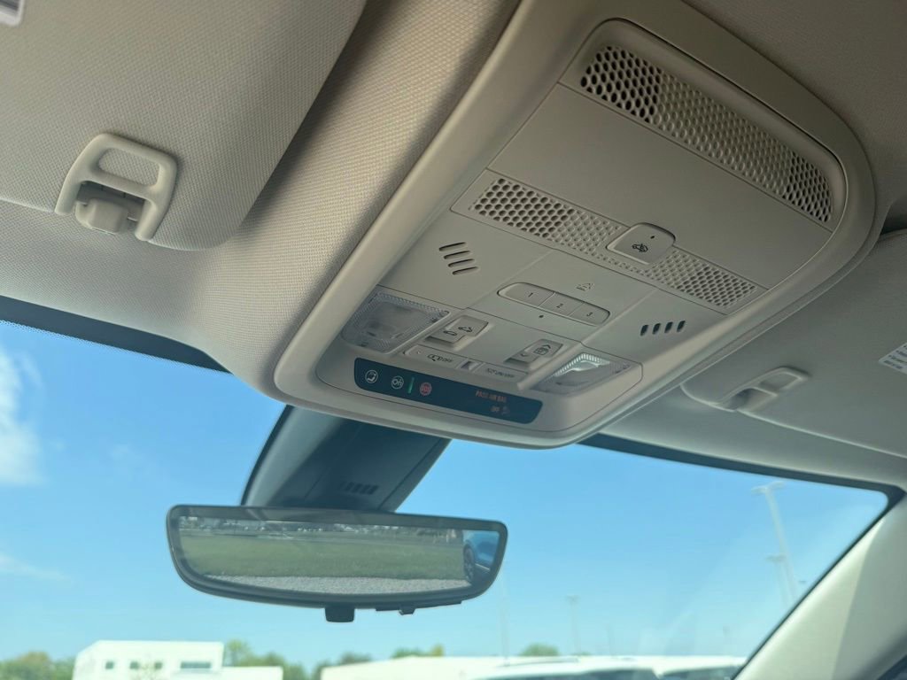 Certified 2024 Cadillac XT5 Premium Luxury w/ Technology Package AWD/4WD image 22