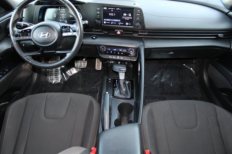 Used 2025 Hyundai Elantra Sport FWD image 22
