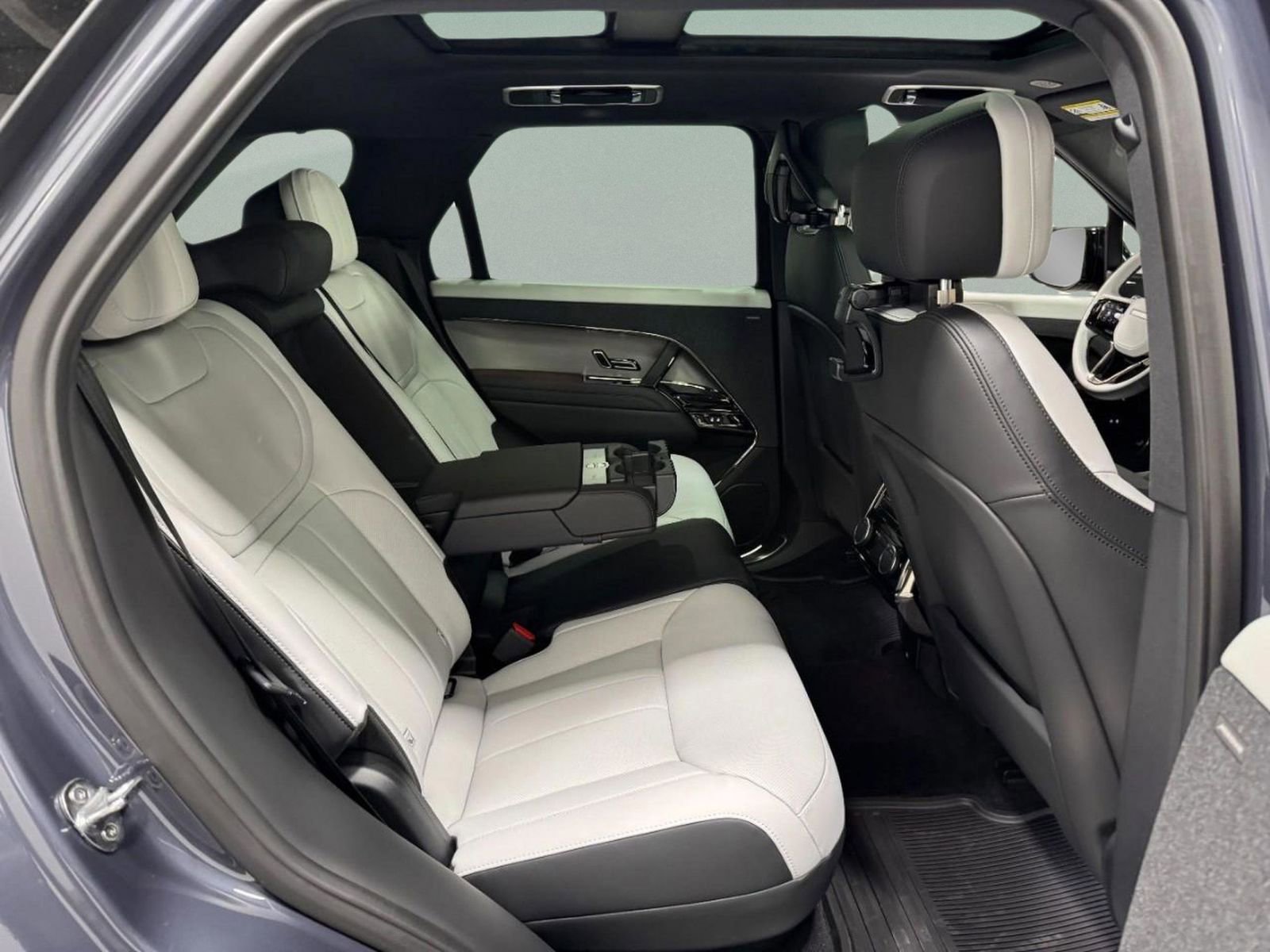 New 2026 Land Rover Range Rover Sport Dynamic SE image 10