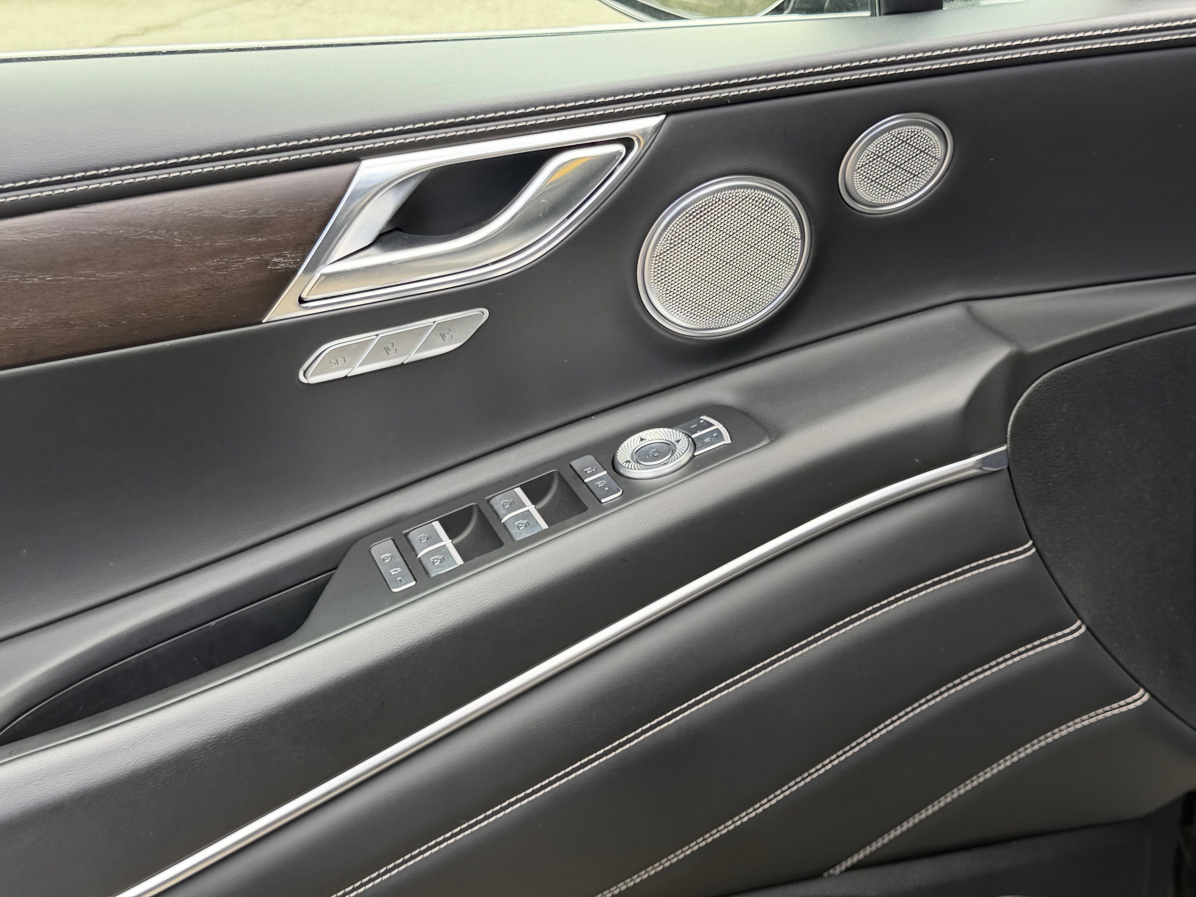 Used 2023 Genesis GV80 3.5T image 12