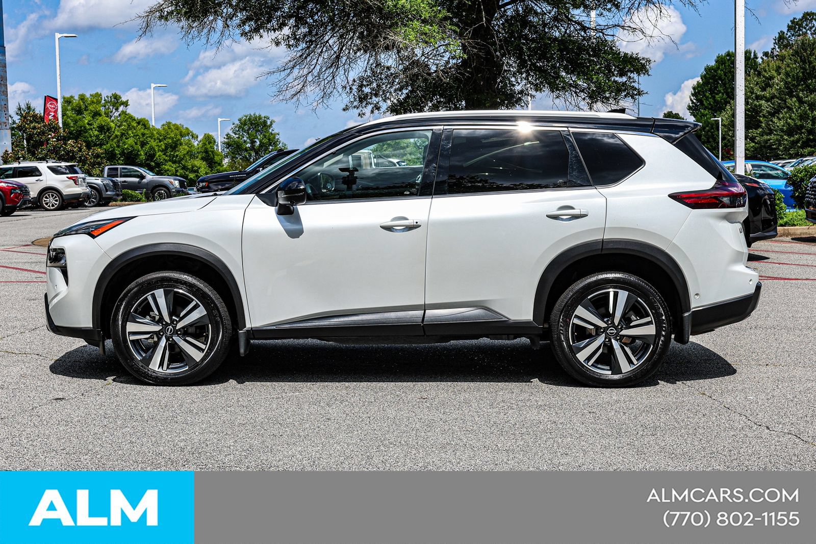 Used 2025 Nissan Rogue SL FWD image 10