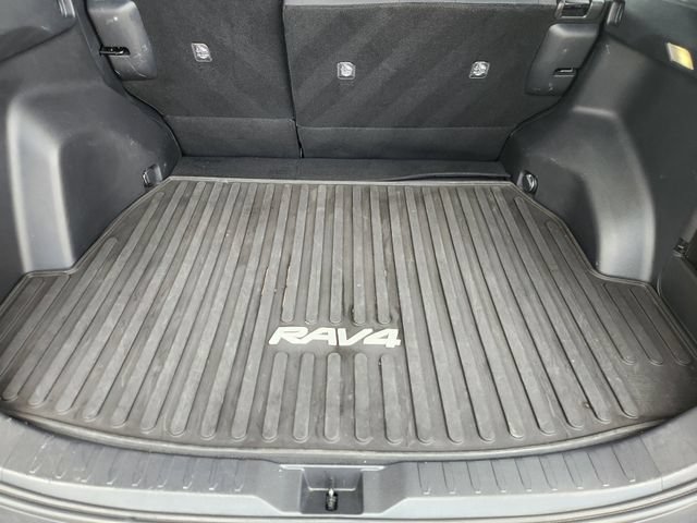 Used 2022 Toyota RAV4 LE FWD image 27