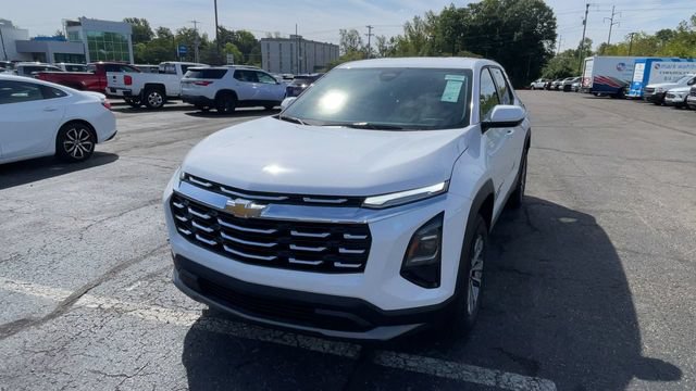 New 2027 Chevrolet Equinox LT w/ LPO, Floor Liner Package AWD/4WD image 5