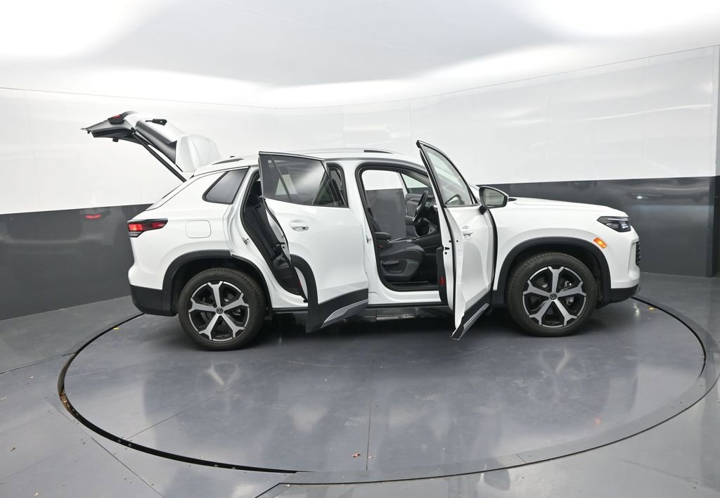 New 2026 Volkswagen Tiguan SE AWD/4WD image 36