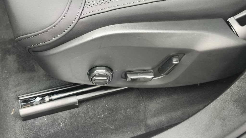 New 2026 Volvo XC90 B6 Plus image 11