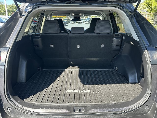 Used 2022 Toyota RAV4 LE FWD image 14
