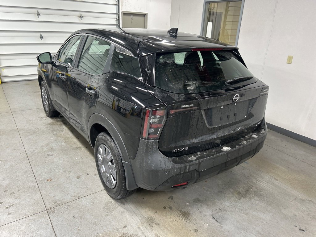 Used 2025 Nissan Kicks S image 3