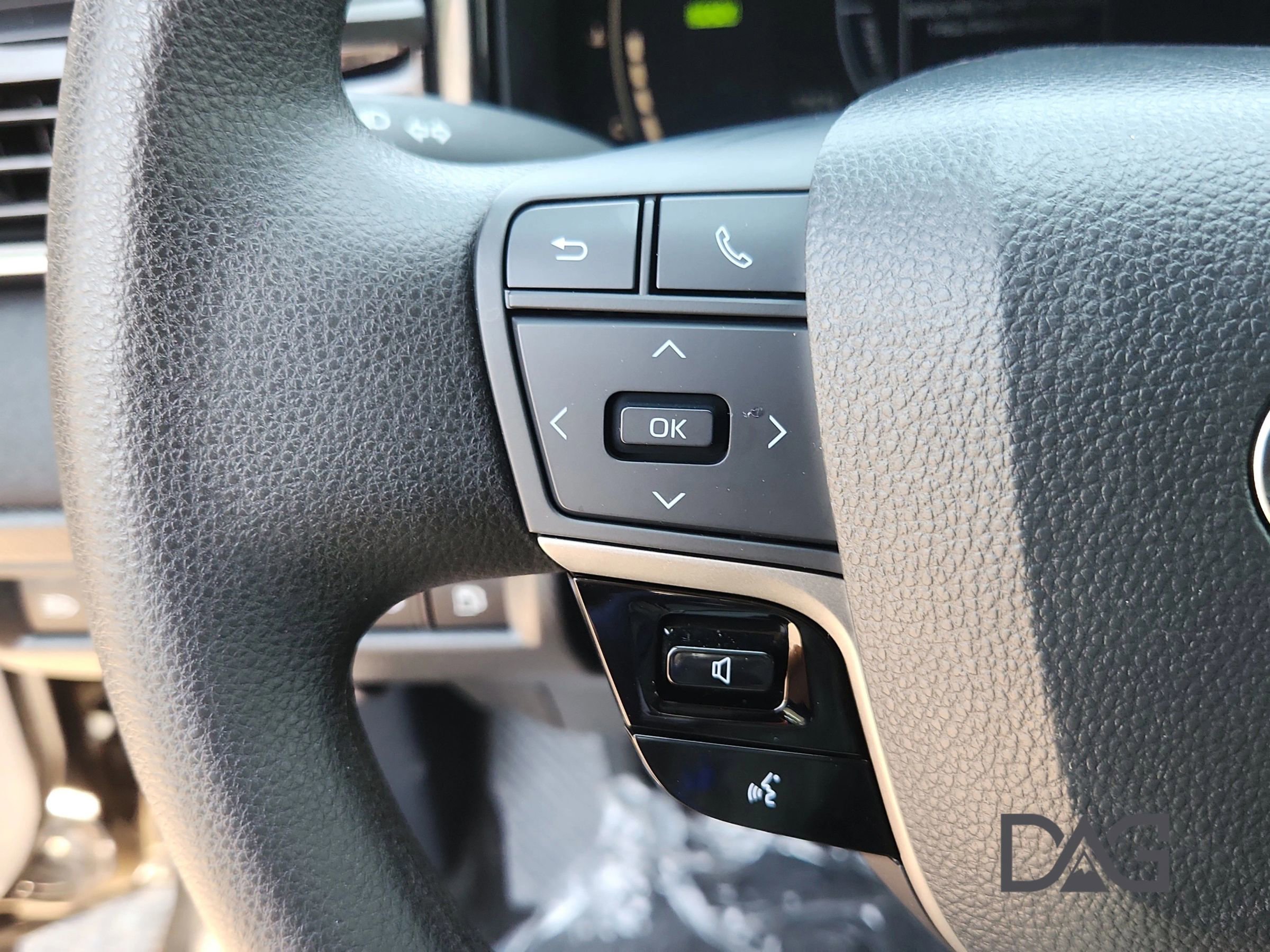 Used 2025 Toyota Camry LE image 28