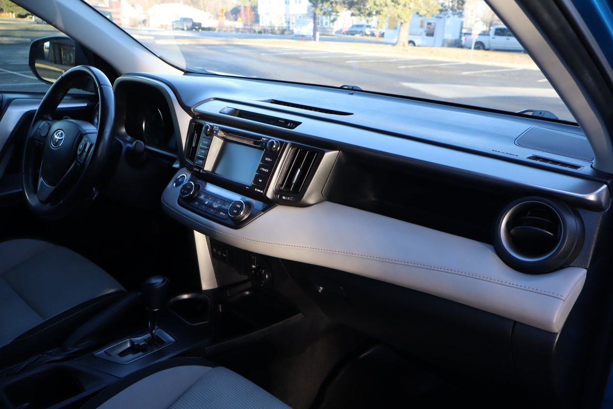 Used 2017 Toyota RAV4 XLE image 17