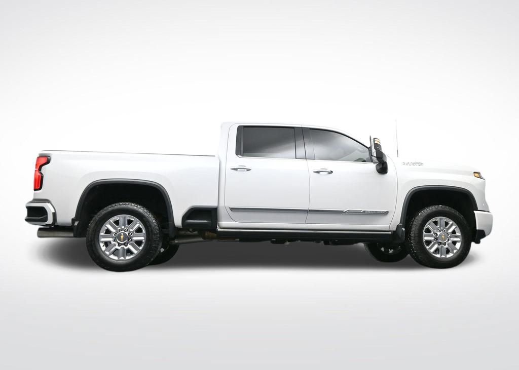 Used 2025 Chevrolet Silverado 2500 High Country w/ High Country Premium Package AWD/4WD image 22