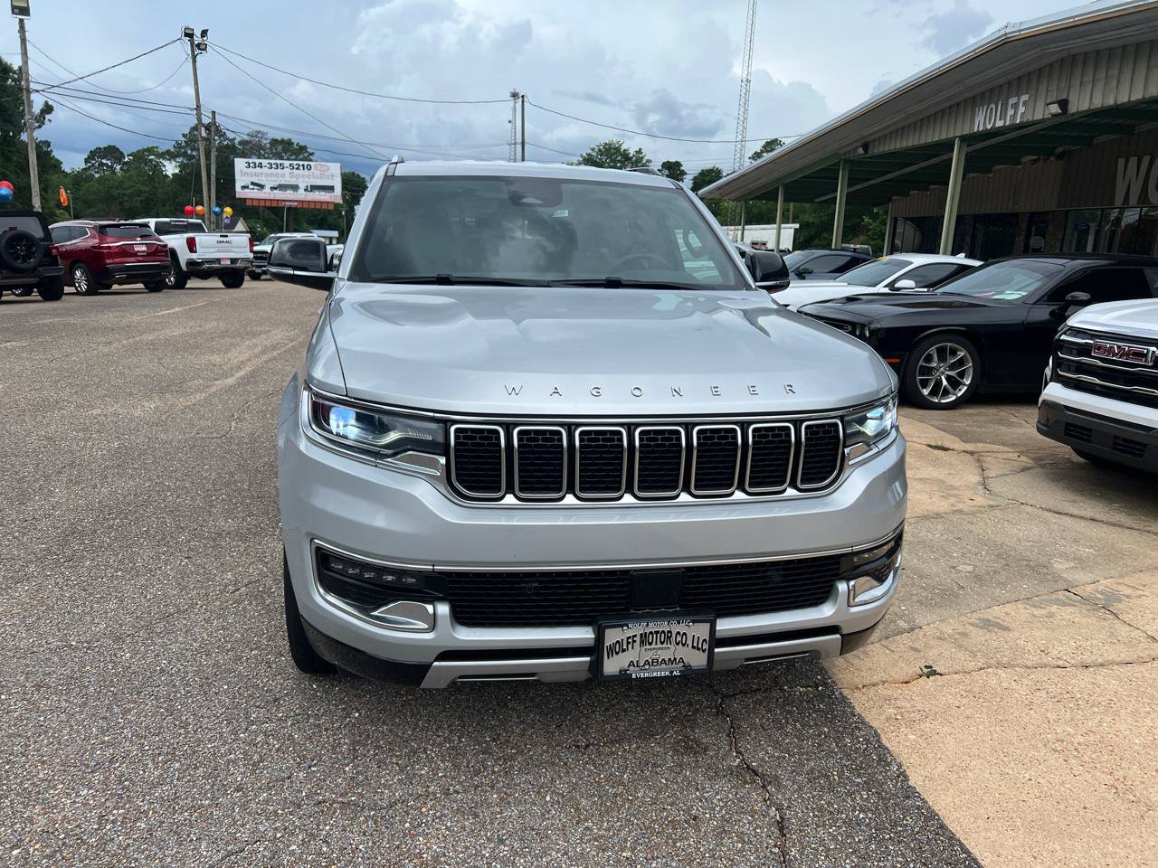 Used 2024 Jeep Wagoneer Series II w/ Flexible Seating Group AWD/4WD image 3