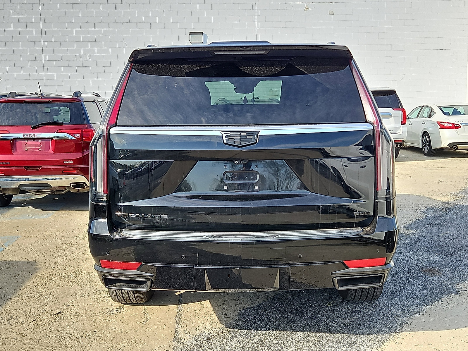 Used 2021 Cadillac Escalade Premium Luxury AWD/4WD image 8