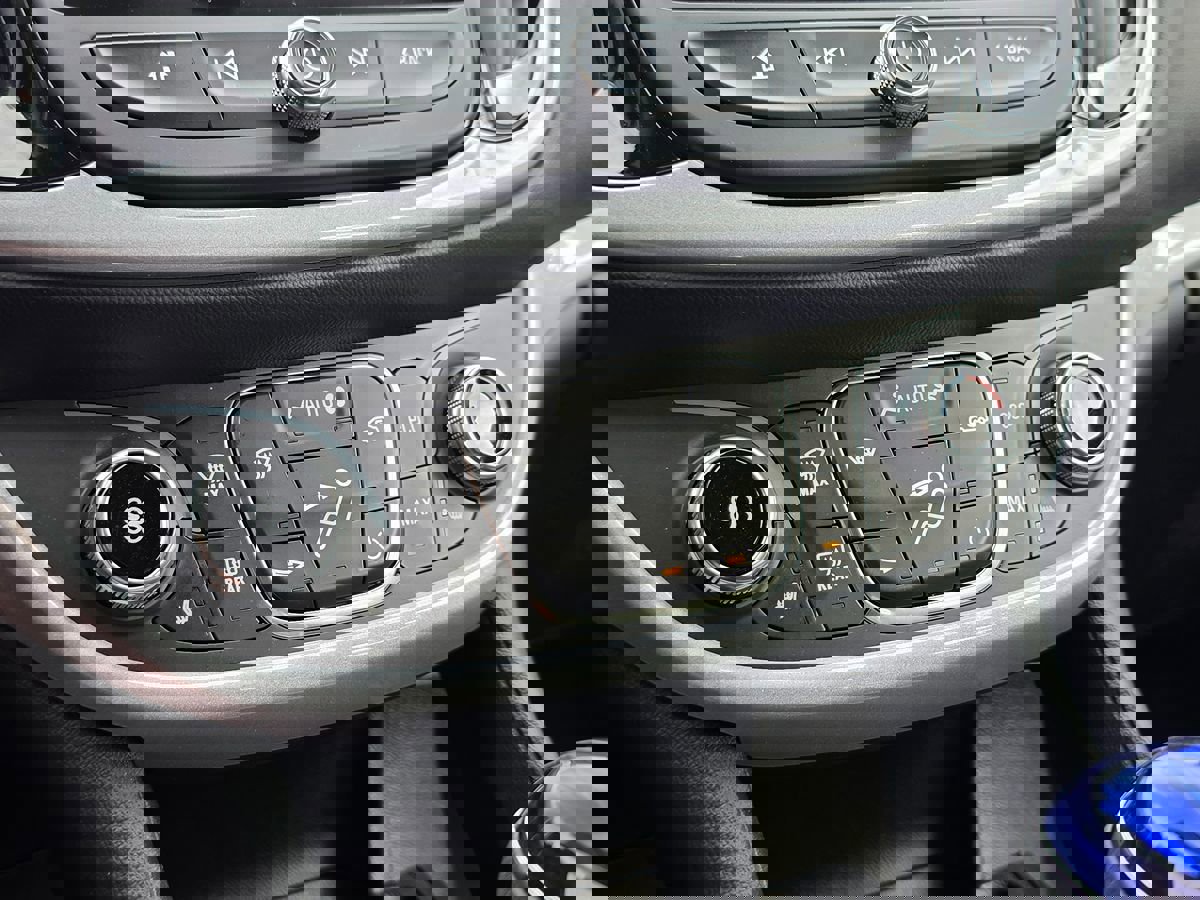 Used 2017 Chevrolet Volt LT w/ Comfort Package image 37