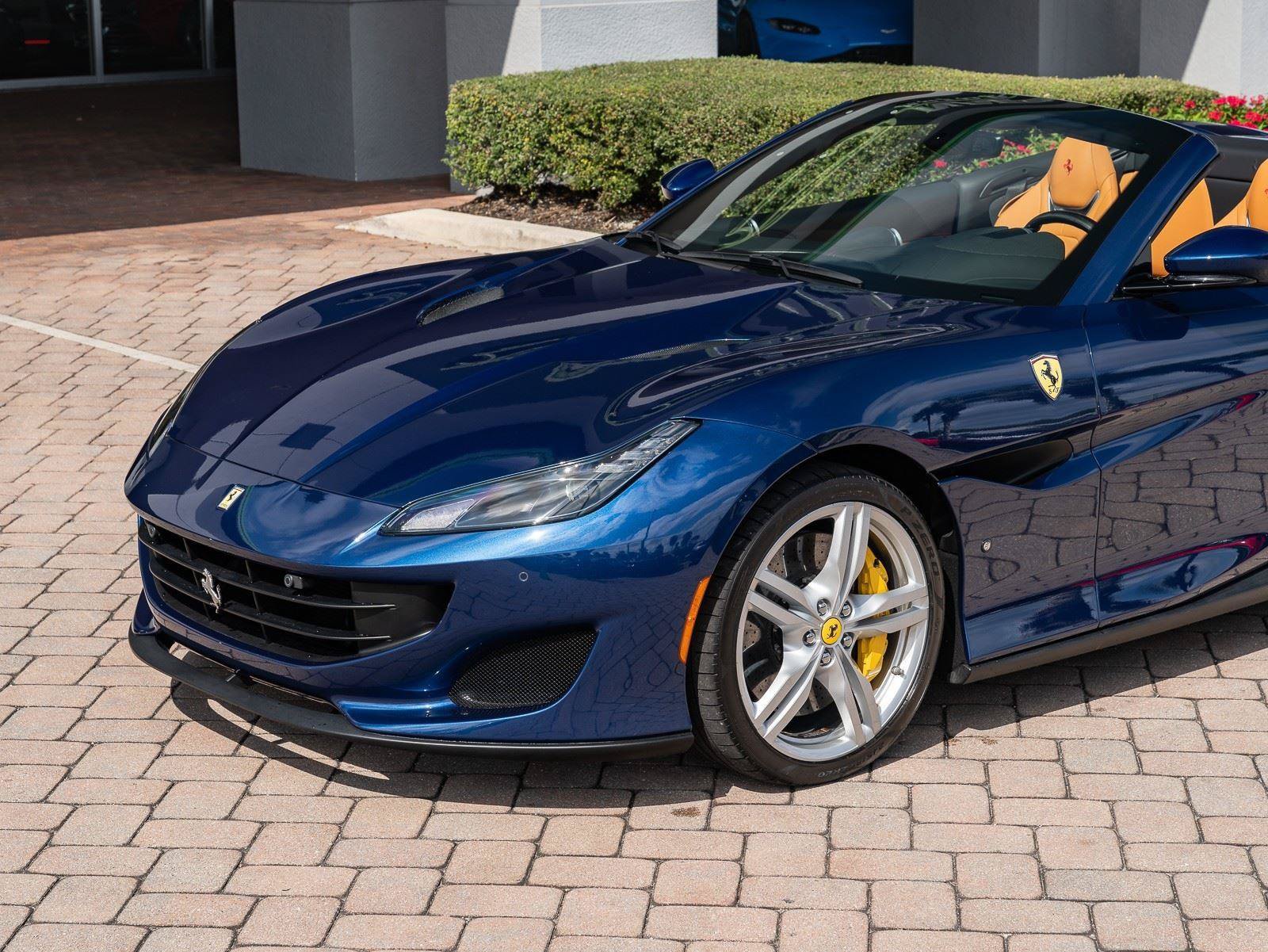 Used 2019 Ferrari Portofino RWD image 5
