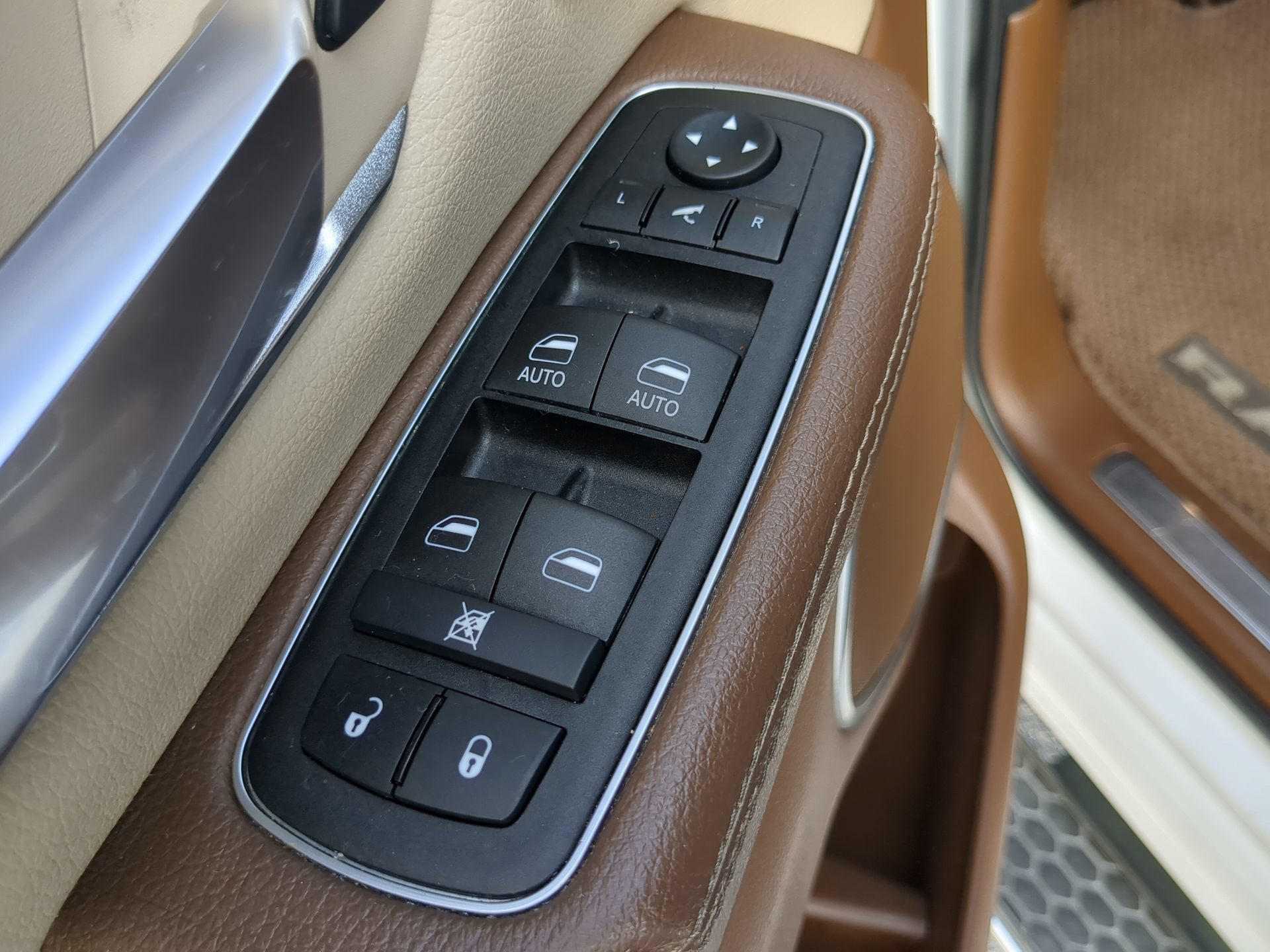 Used 2019 RAM 1500 Laramie AWD/4WD image 55