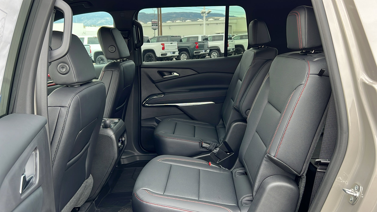 New 2026 Chevrolet Traverse Z71 w/ Driver Confidence Package image 13