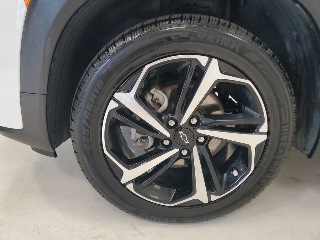 Used 2023 Chevrolet TrailBlazer RS w/ Technology Package AWD/4WD image 8