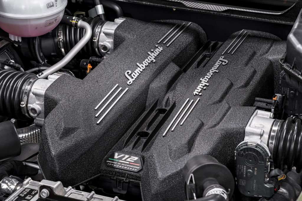 Used 2025 Lamborghini Revuelto image 55