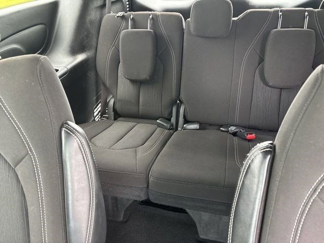 Used 2023 Chrysler Pacifica Touring FWD image 30