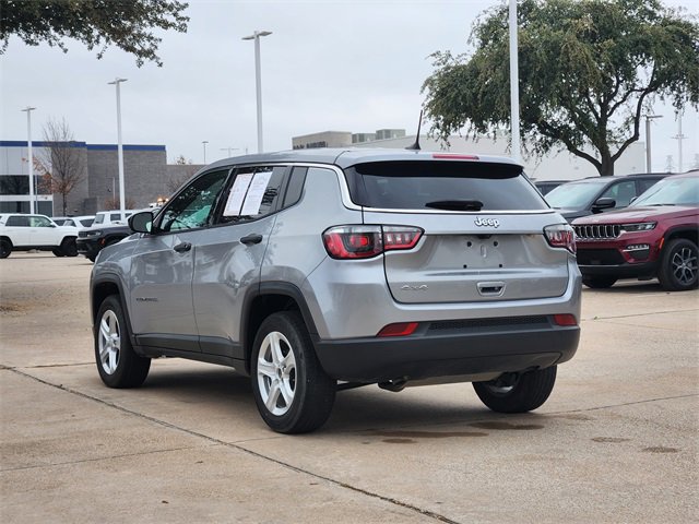 Used 2023 Jeep Compass Sport image 5