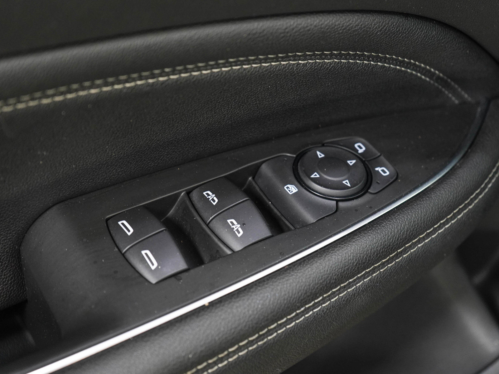 Used 2019 Buick Regal Avenir FWD image 20