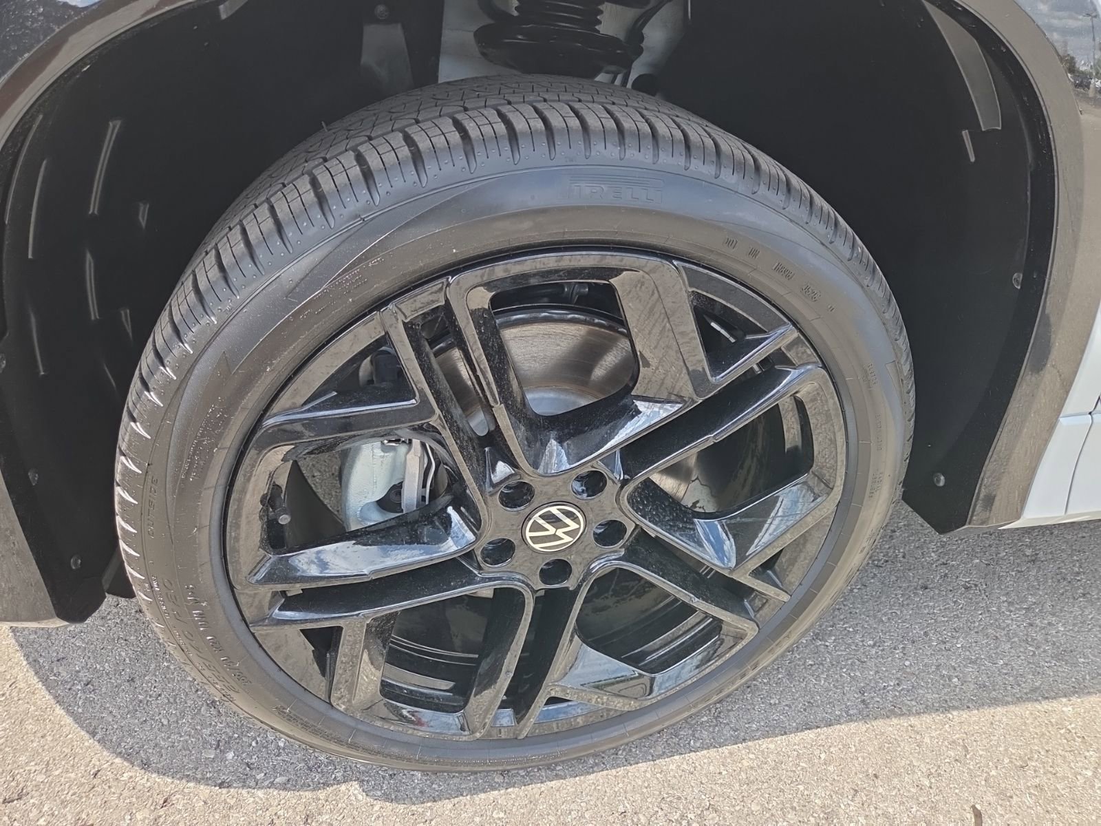New 2026 Volkswagen Tiguan SE R-Line AWD/4WD image 17