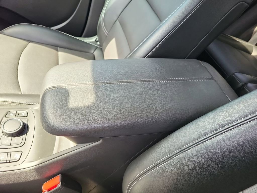 Used 2023 GMC Terrain SLT w/ Elevation Edition image 20