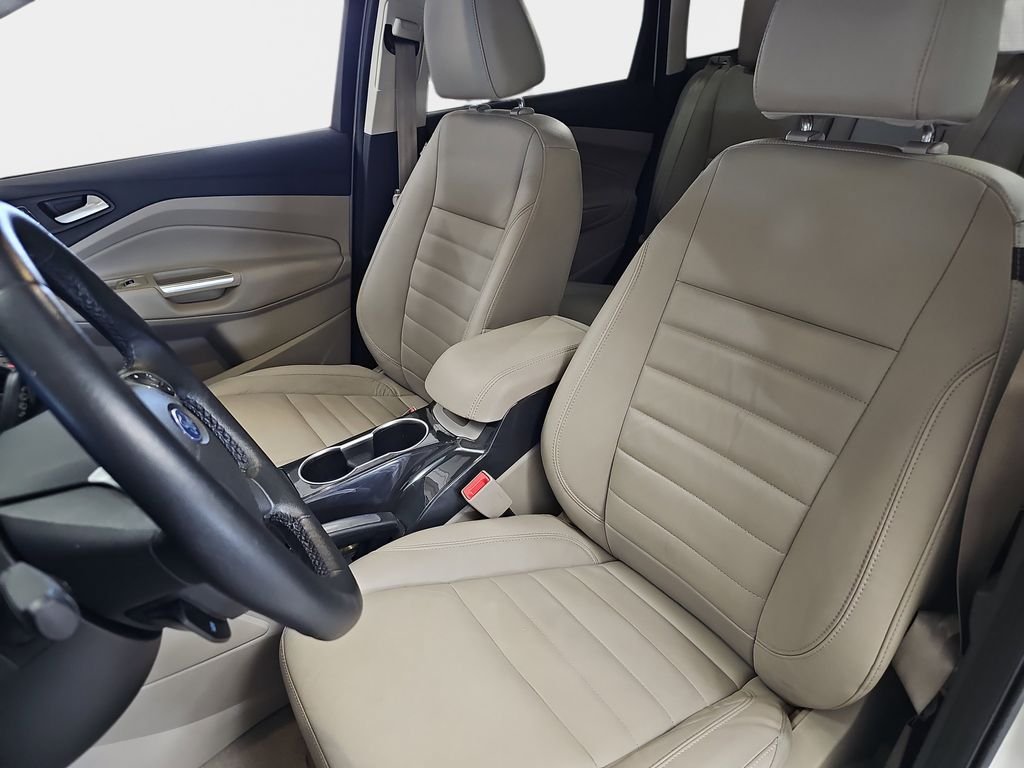 Used 2015 Ford Escape Titanium w/ Equipment Group 301A AWD/4WD image 17