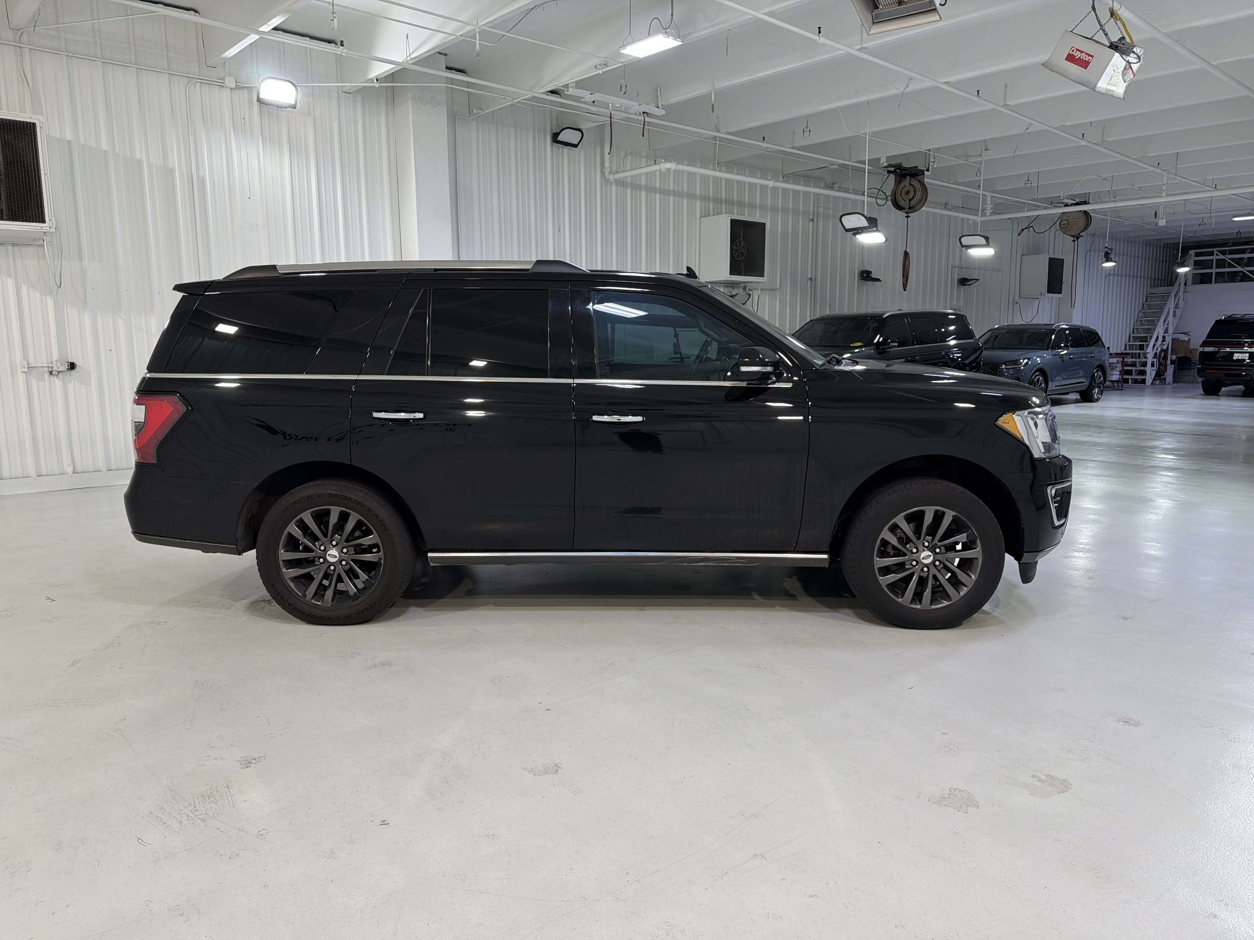 Used 2019 Ford Expedition Limited RWD image 6