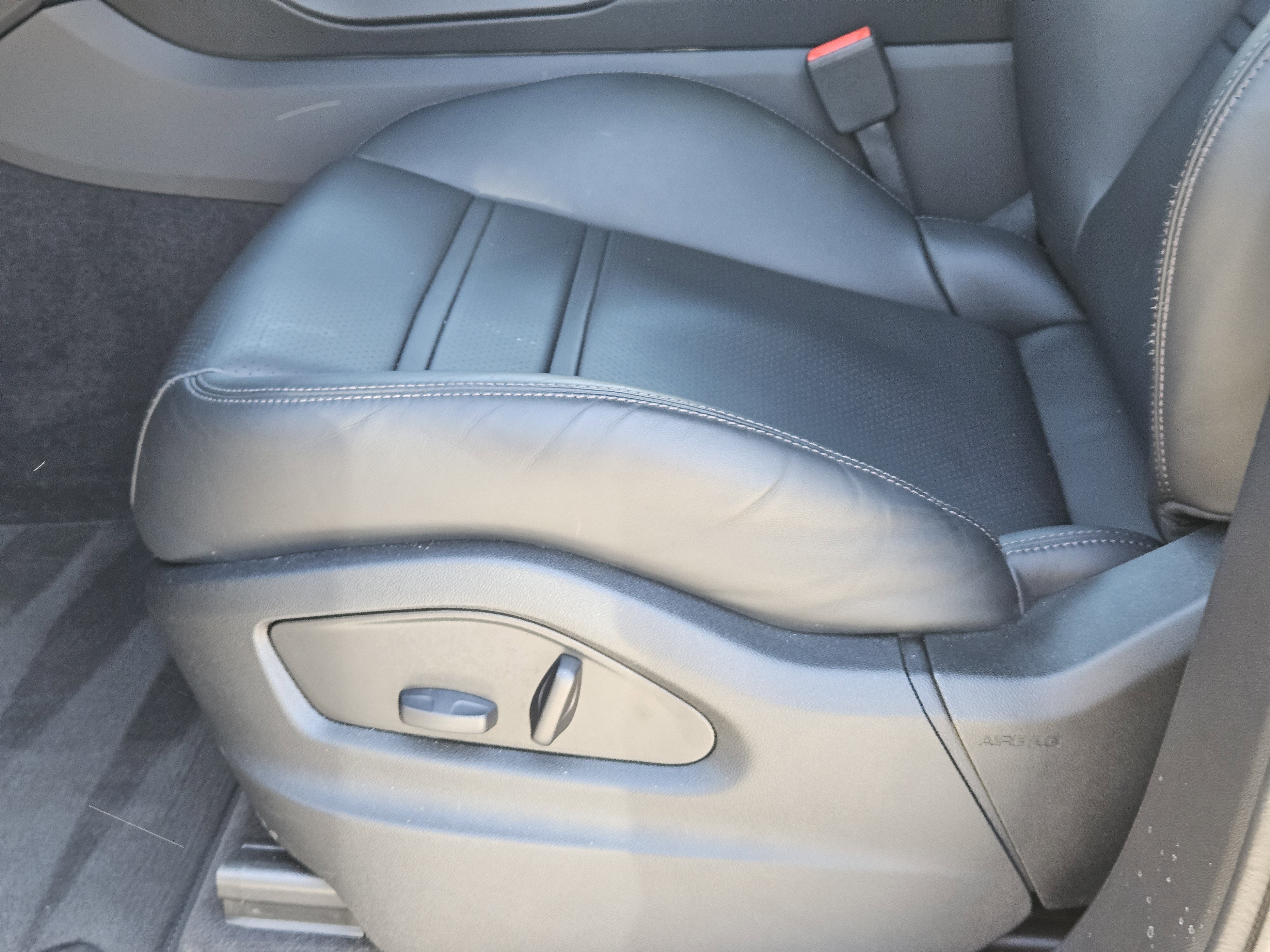 Used 2026 Porsche Cayenne image 23