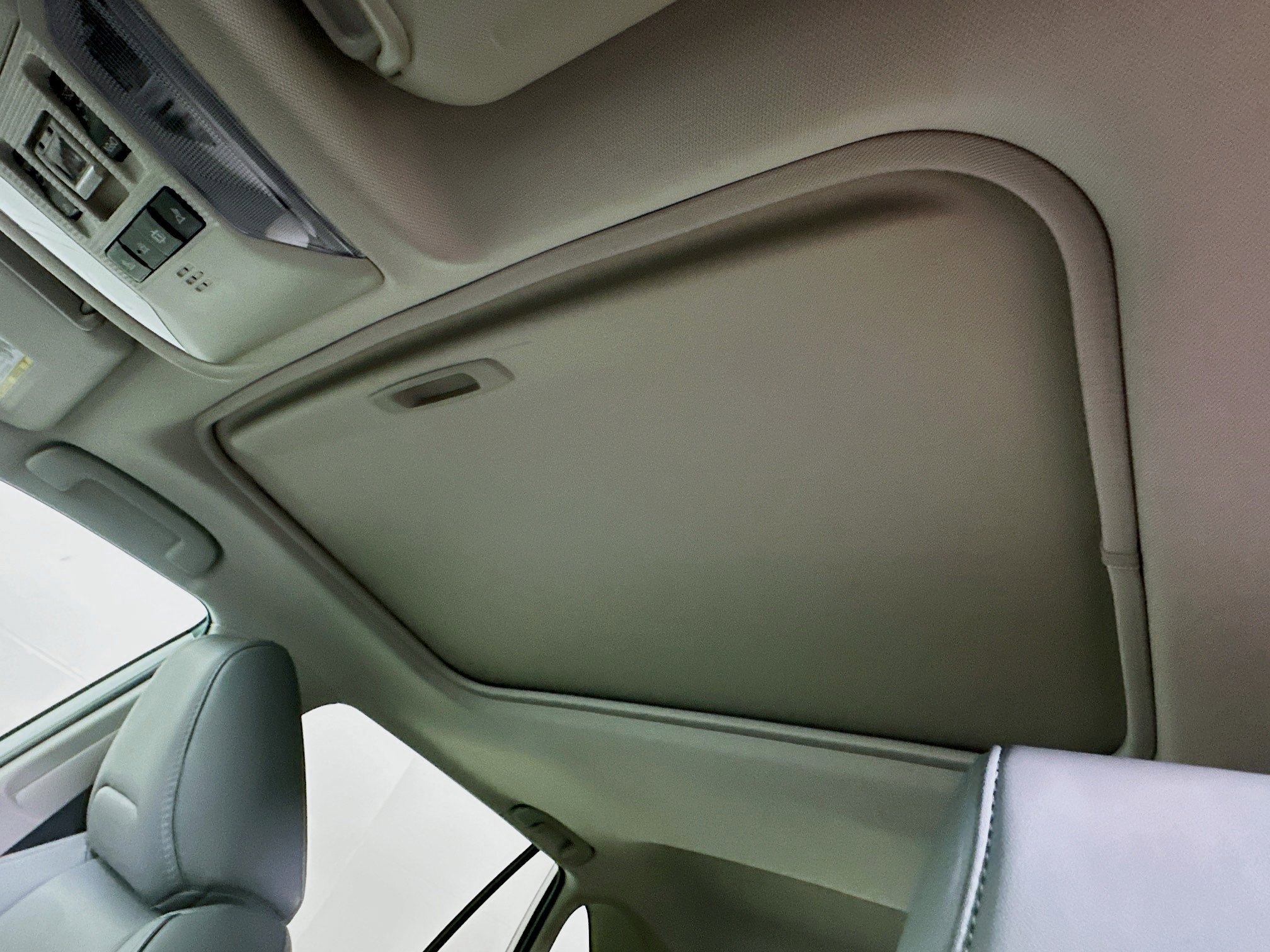 Used 2019 Toyota RAV4 Limited image 26