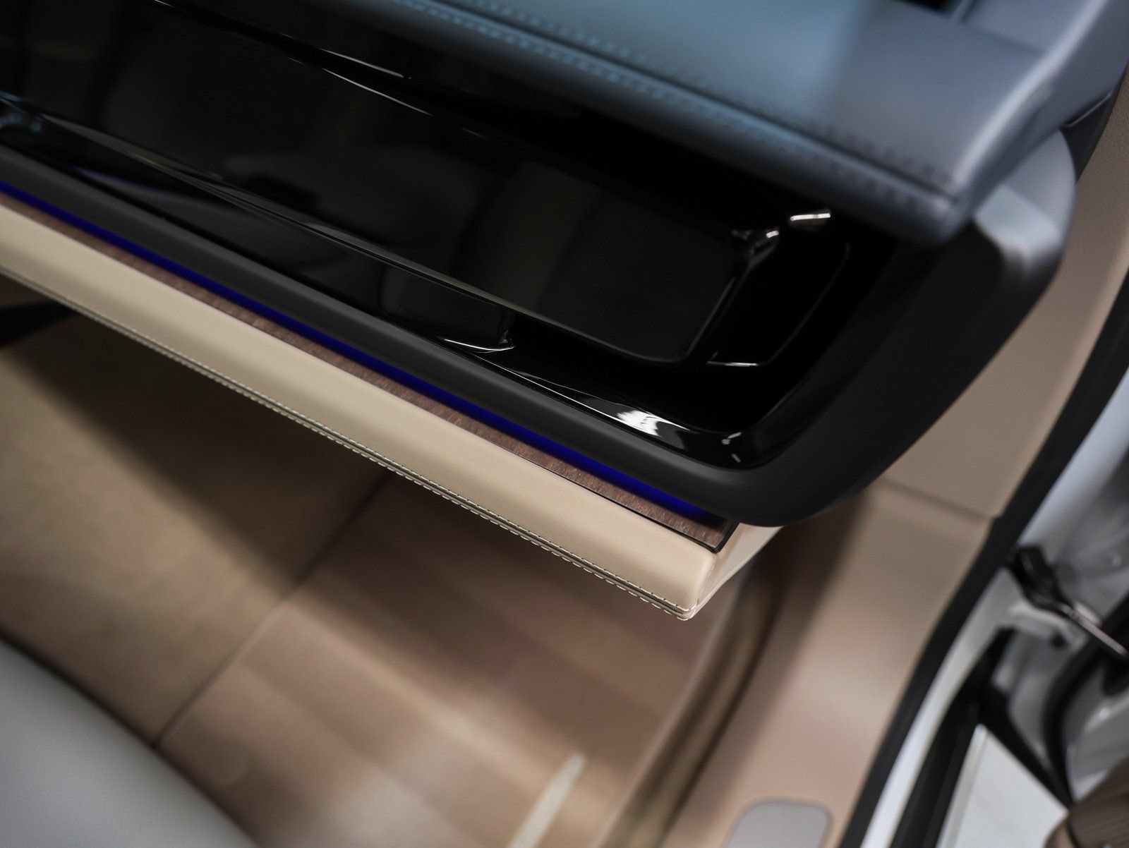 New 2026 Porsche Panamera 4 AWD/4WD image 28