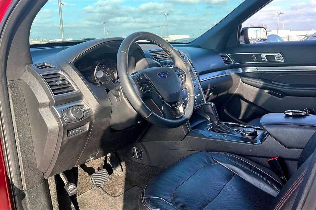 Used 2017 Ford Explorer Sport image 16