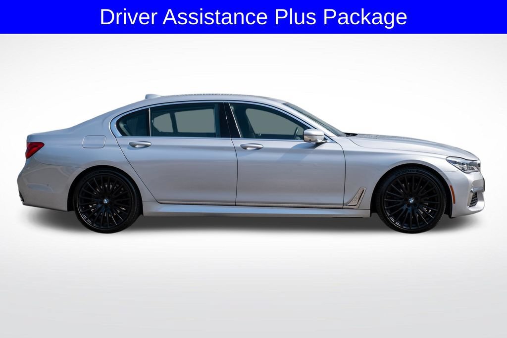 Used 2019 BMW 750i w/ Executive Package RWD image 8