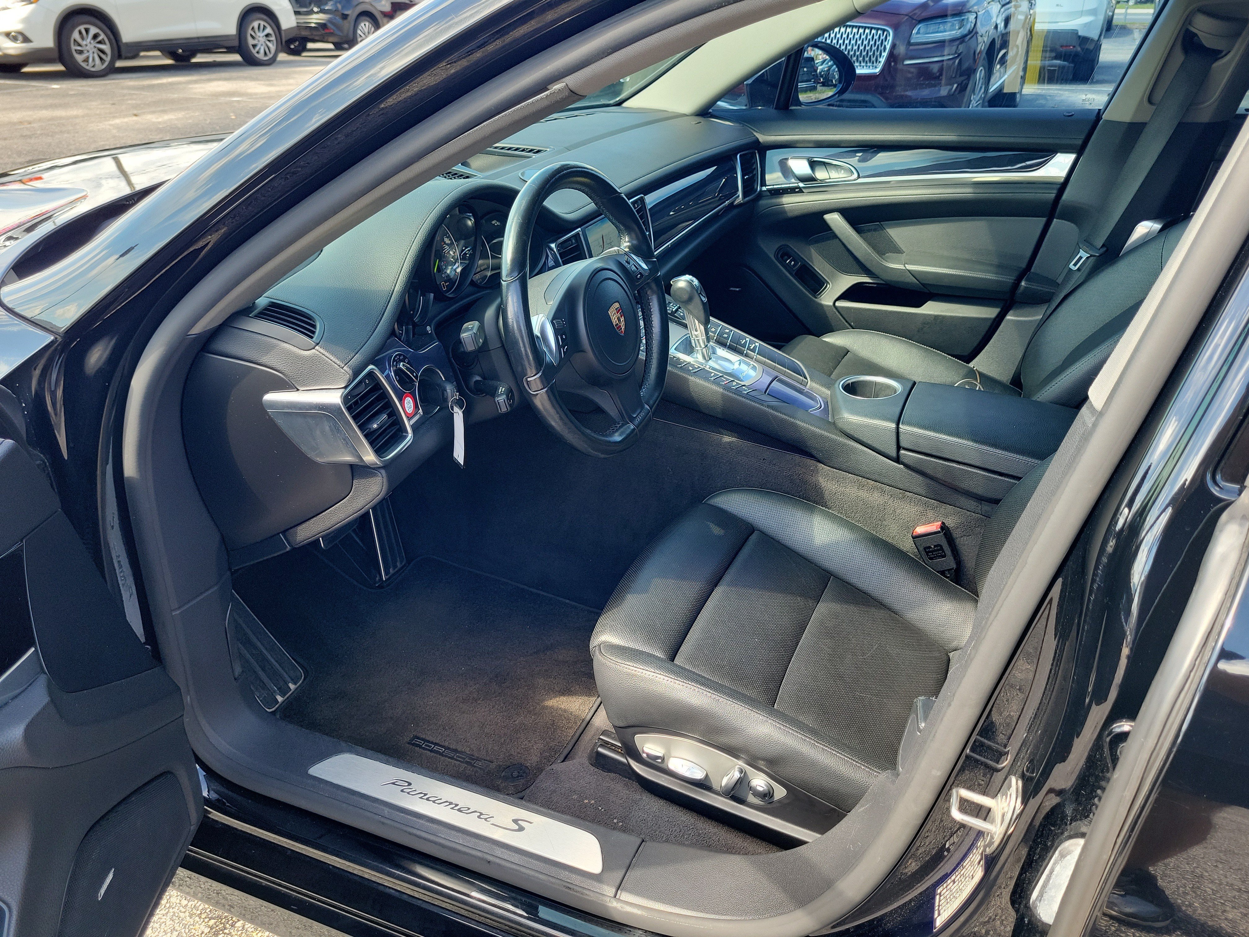 Used 2015 Porsche Panamera S RWD image 12