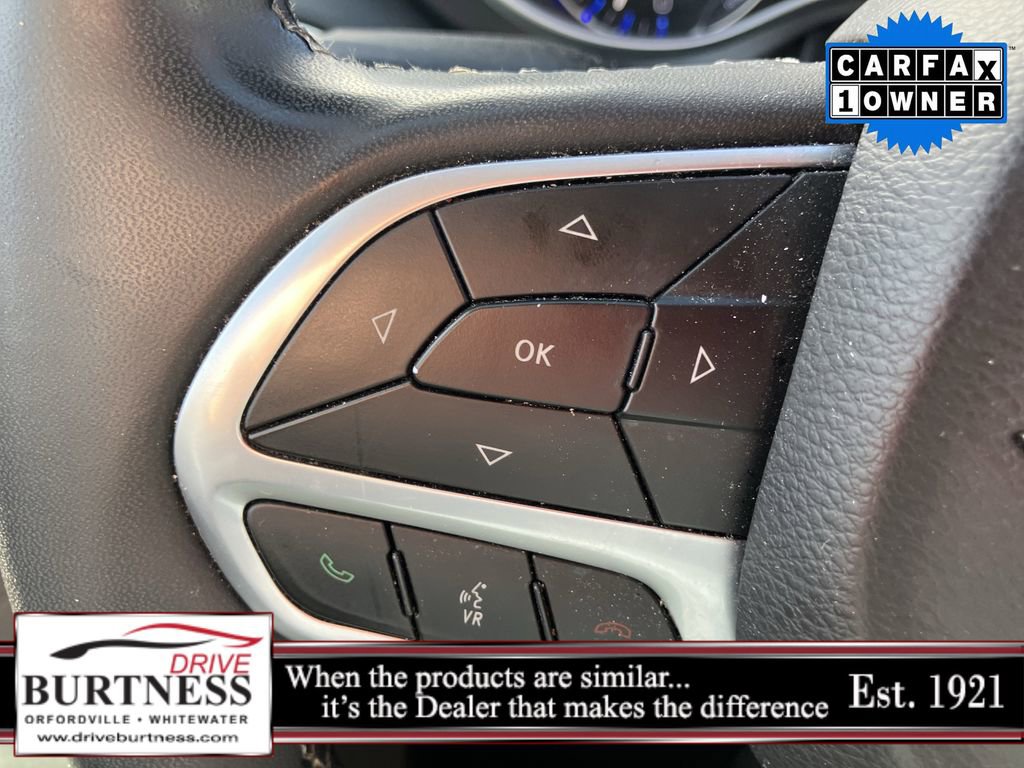 Used 2024 Chrysler Pacifica Touring-L FWD image 44