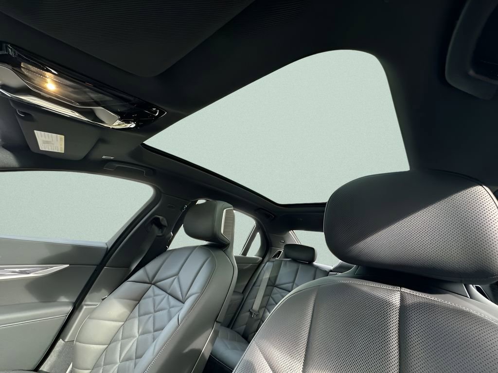 New 2026 BMW 740i w/ Premium Package image 26