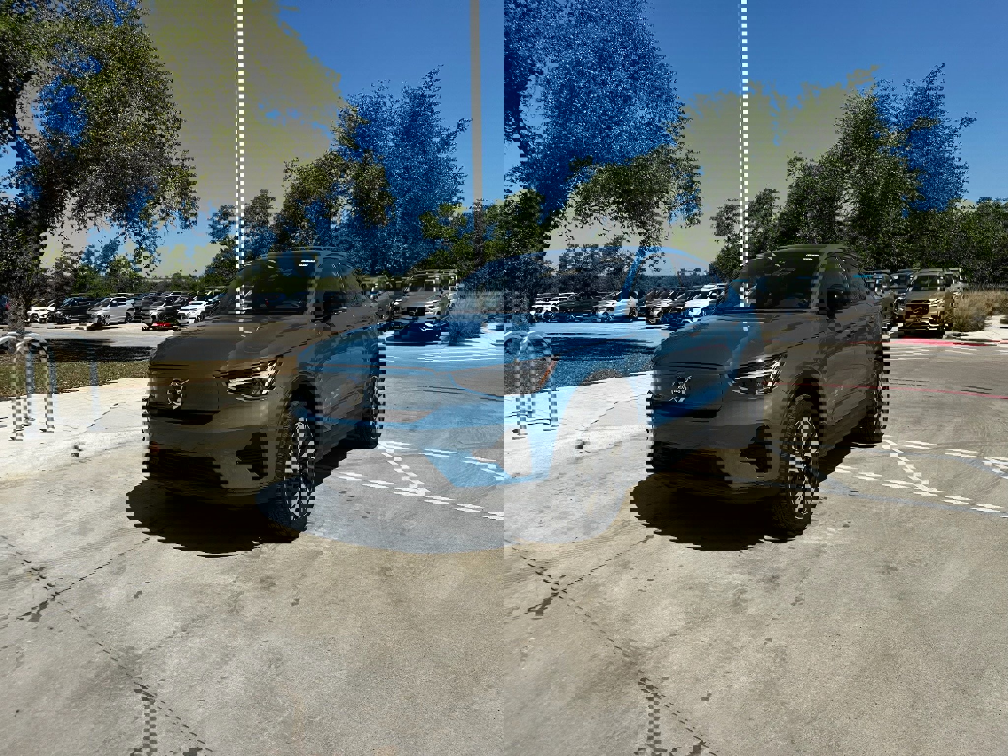 Certified 2024 Volvo C40 Recharge Core w/ Climate Package image 2