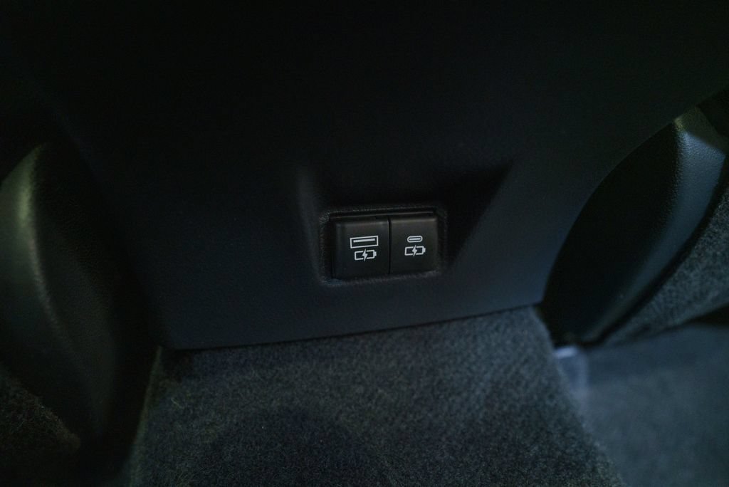 Used 2025 Toyota Camry XSE FWD image 37