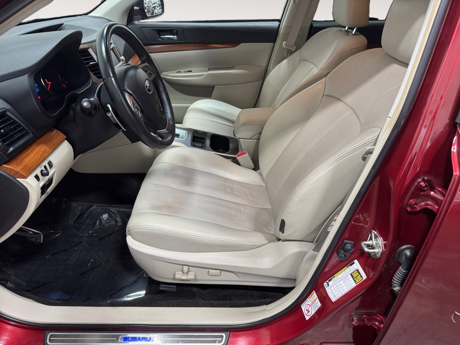 Used 2014 Subaru Outback 2.5i Limited AWD/4WD image 4