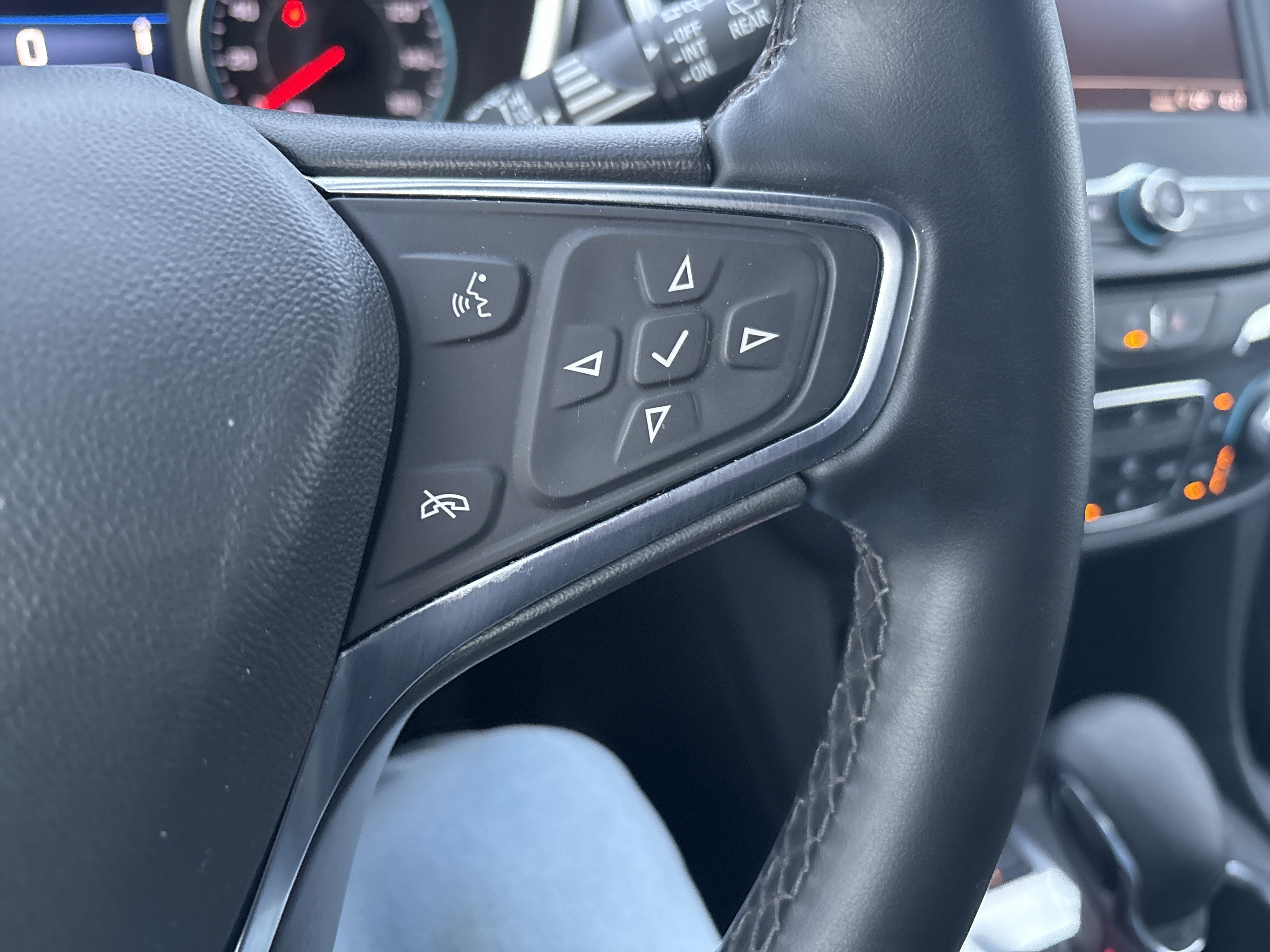 Used 2024 Chevrolet Equinox LT image 19