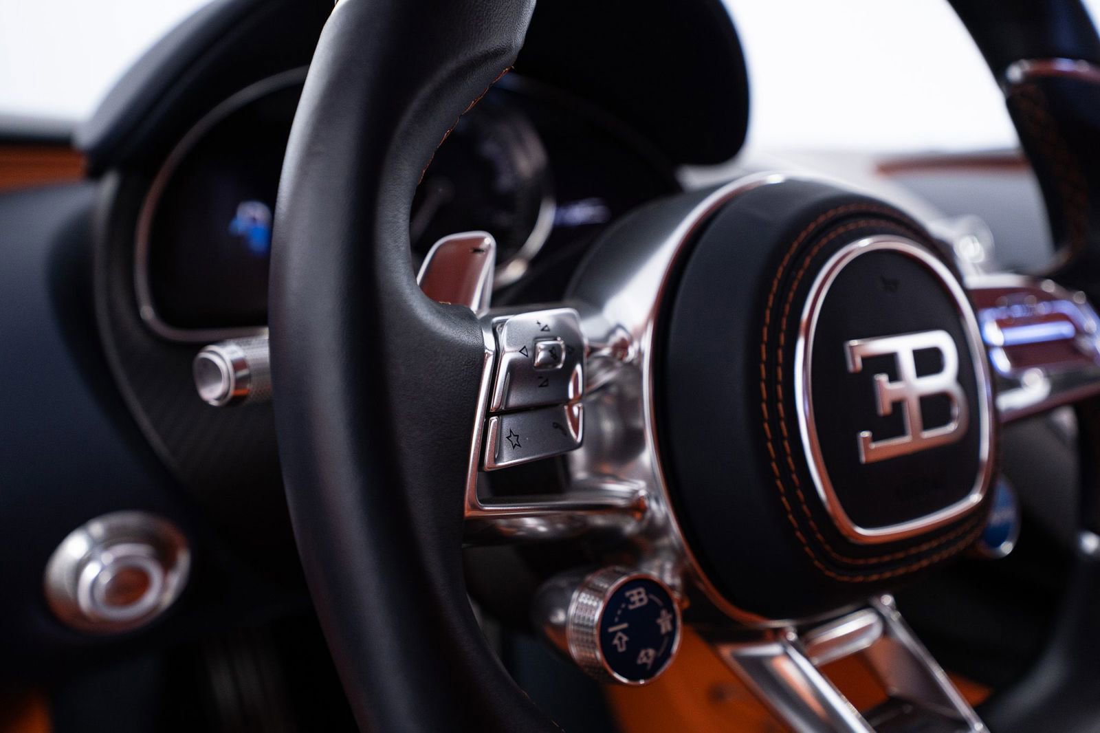 Used 2018 Bugatti Chiron AWD/4WD image 44